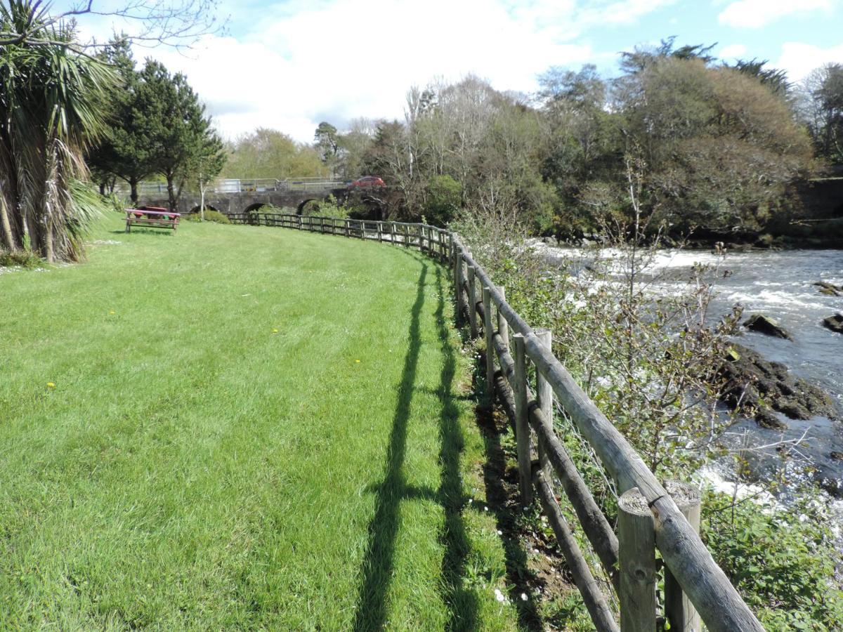 Ouvane Falls Inn Ballylickey Exteriör bild